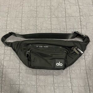 ALO Yoga Explorer Fanny Pack Black New in Bag